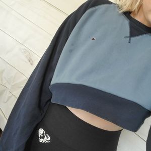 TOMMY HILFIGER cropped sweatshirt
